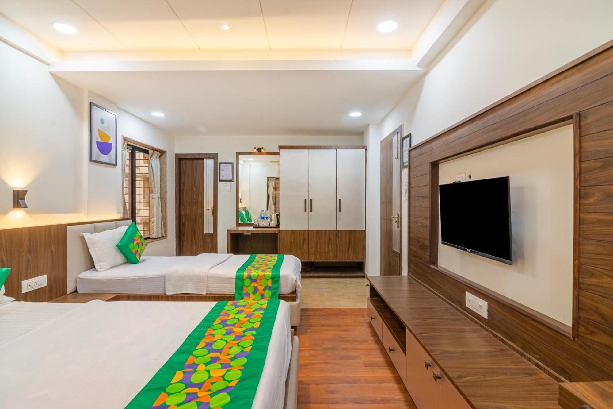 Treebo Petals Banquet & Suites - Kolkata Ngoại thất bức ảnh