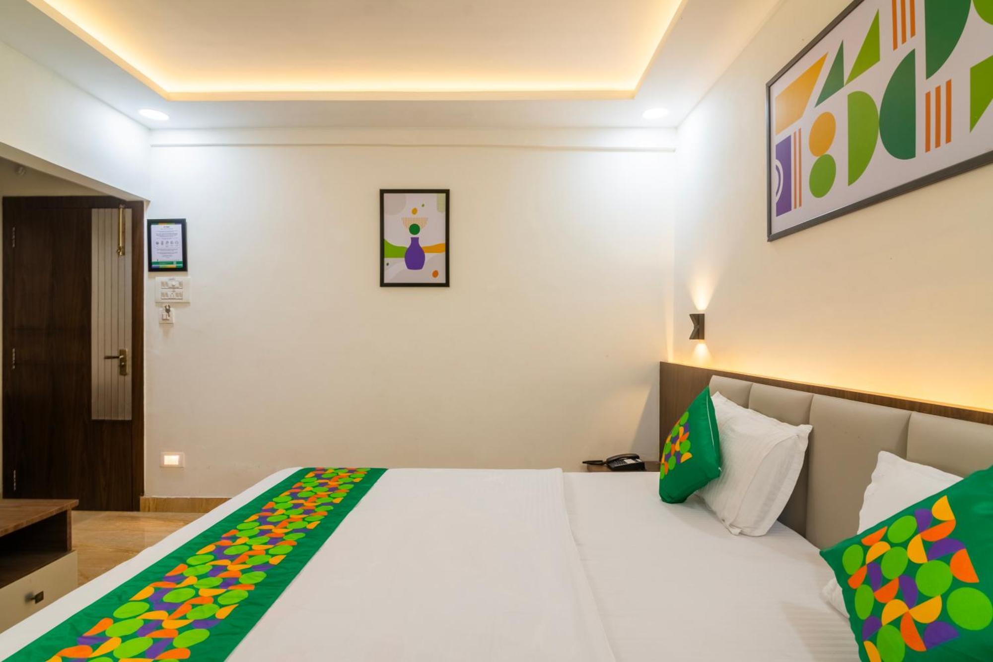 Treebo Petals Banquet & Suites - Kolkata Ngoại thất bức ảnh